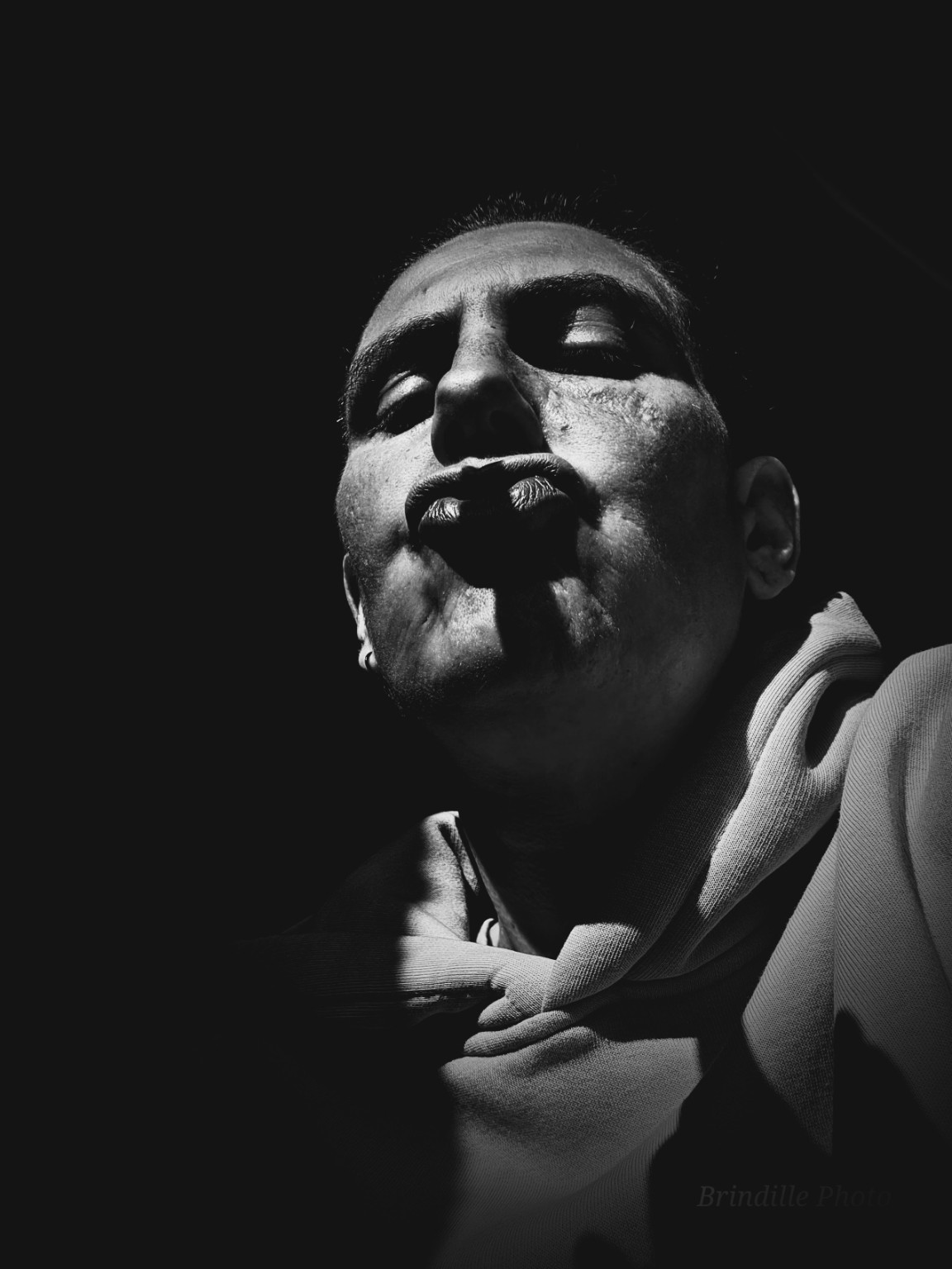 Autoportrait artistique noir et blanc