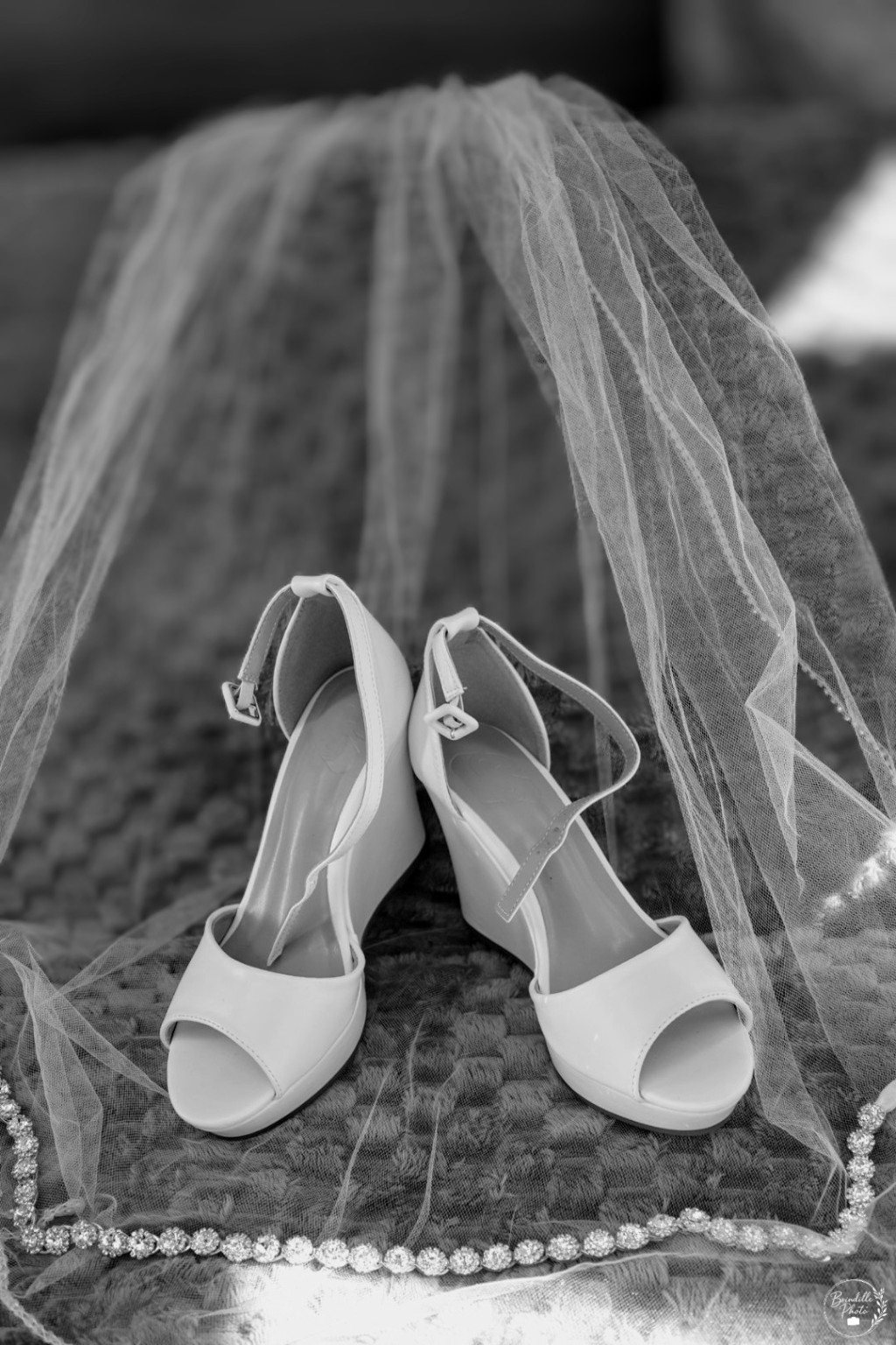 Chaussures de mariée sous le voile